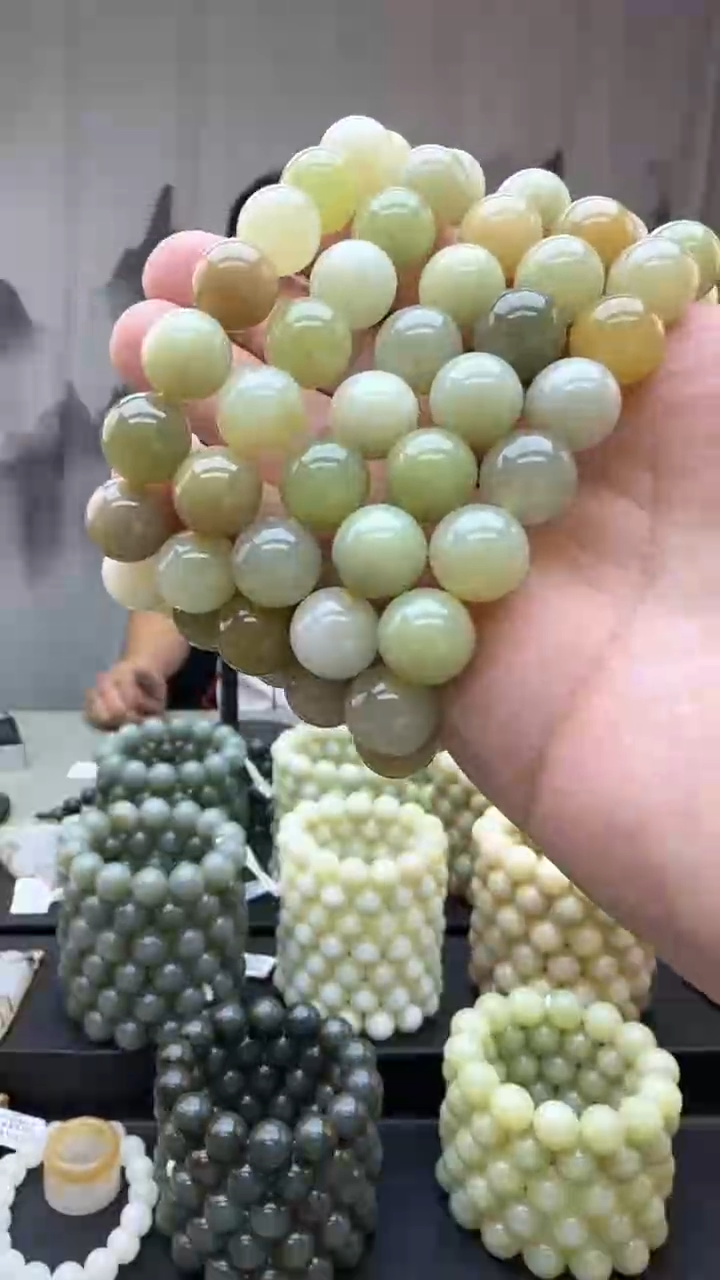 和田玉未镶嵌颈饰多样性发货拍一发一卡12多宝