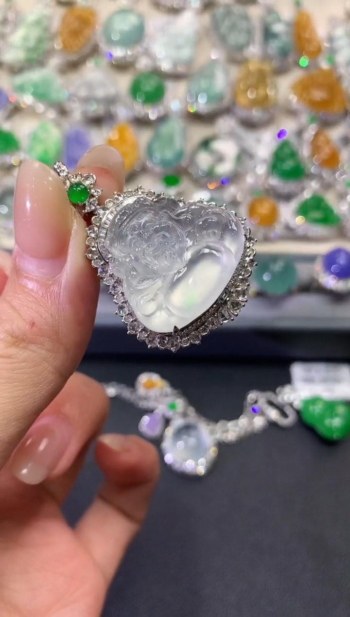 【闪购商品】翡翠吊坠(不含链)18K金镶嵌f5         