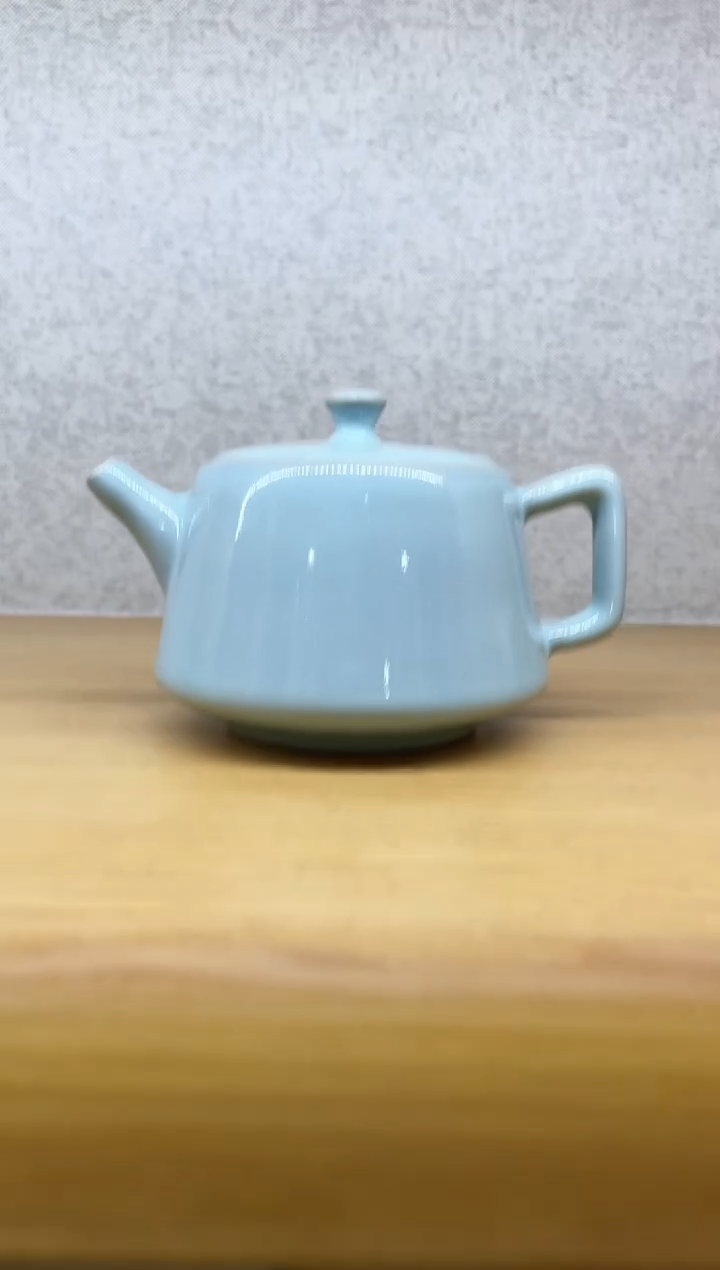 【闪购商品】其他天青釉朱法喜款手拉井栏壶200毫升一级