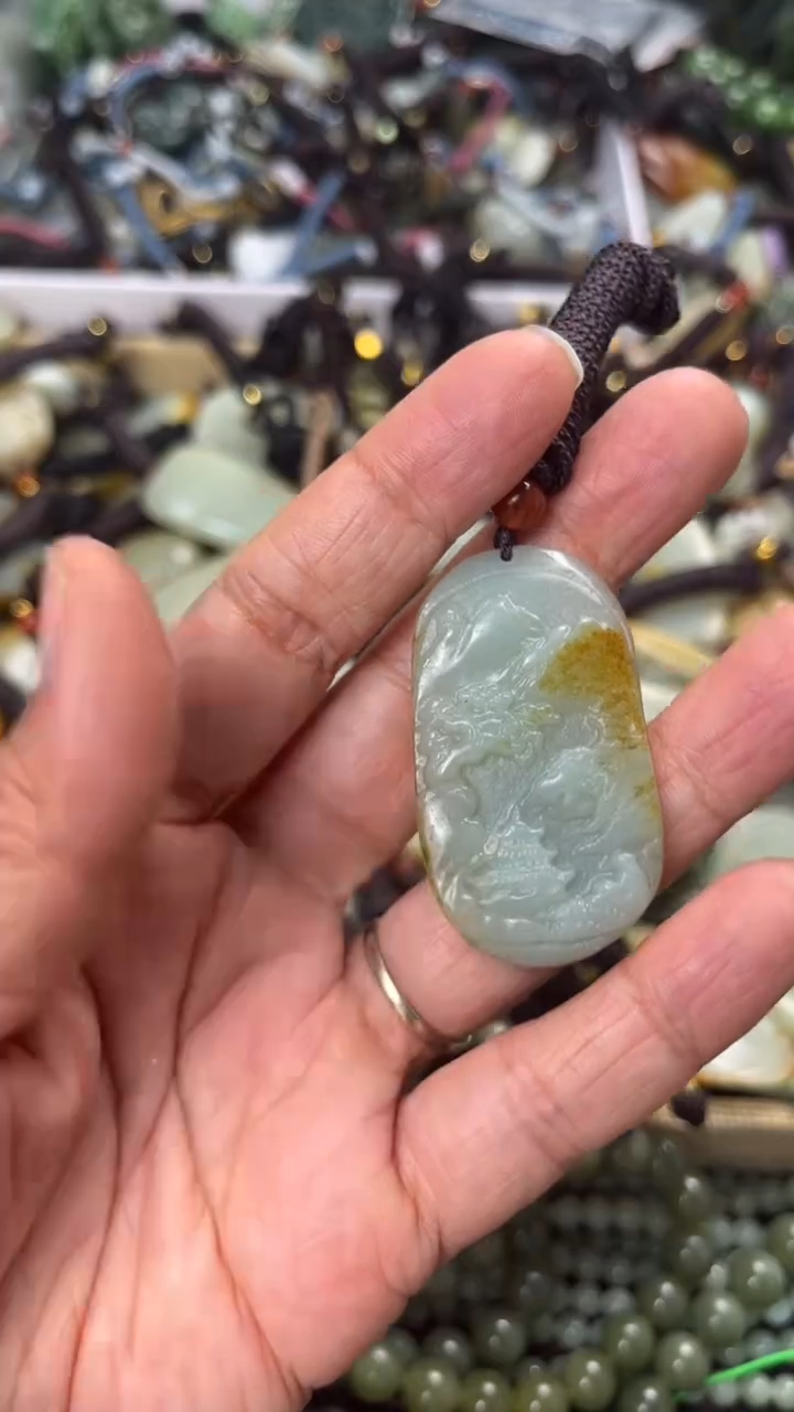 【闪购商品】和田玉颈饰未镶嵌多样性发货没有证书拍一发一有瑕