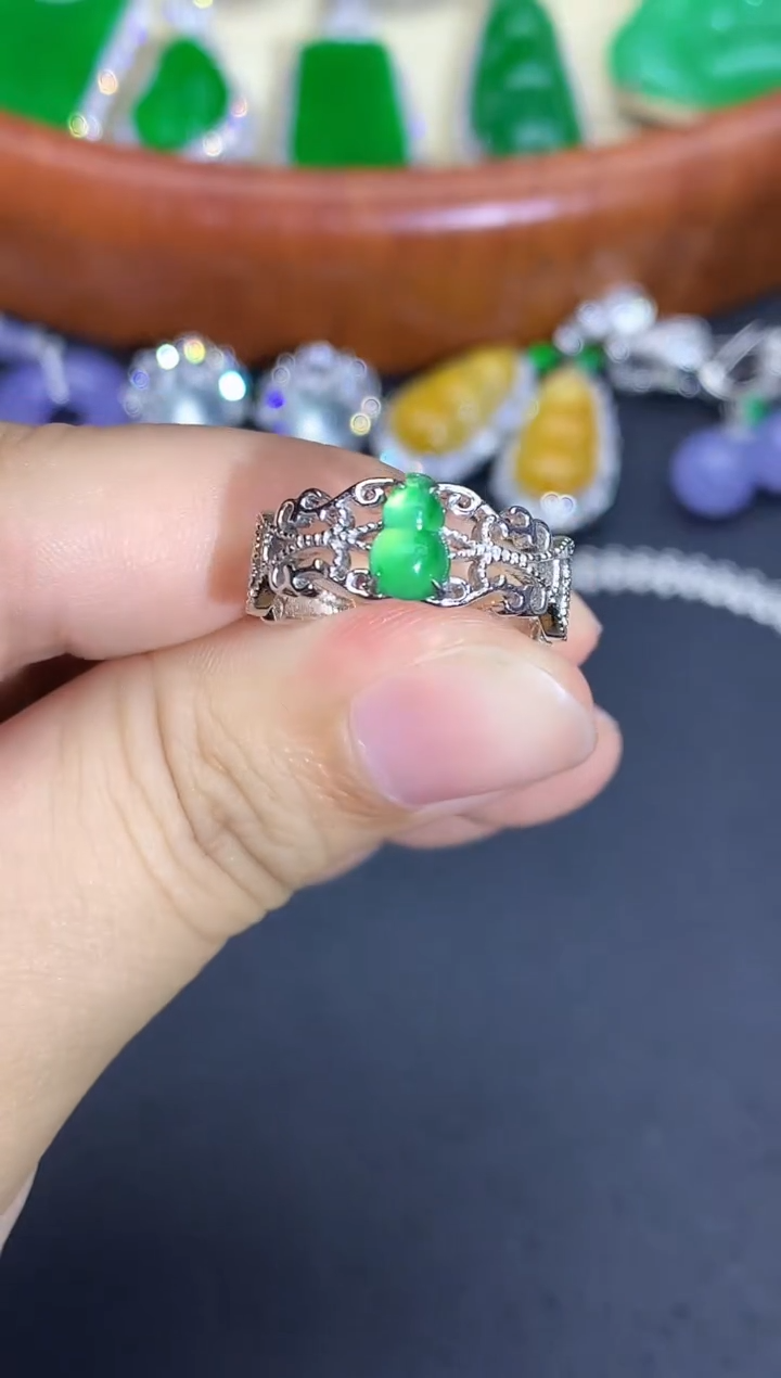 18K金镶嵌戒指翡翠485-中国好珍宝