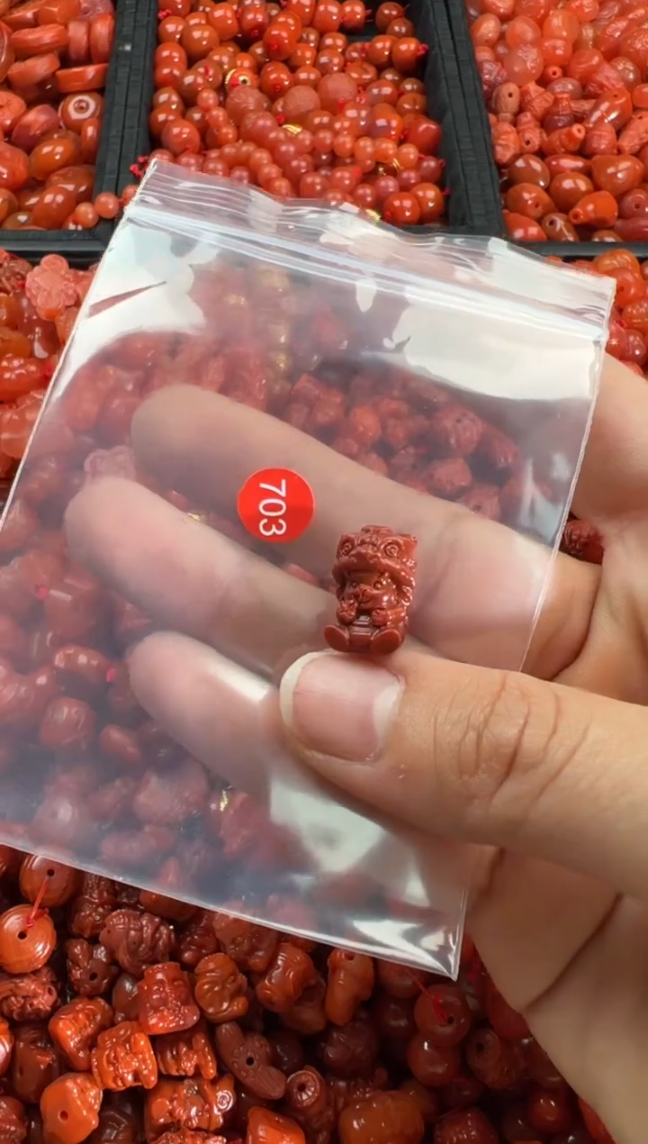 【闪购商品】南红玛瑙颈饰未镶嵌1