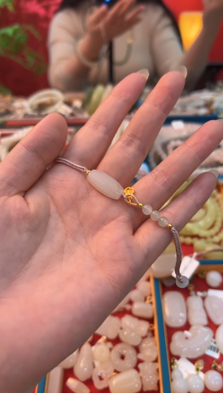 【闪购商品】和田玉手绳未镶嵌藕粉桶珠手绳