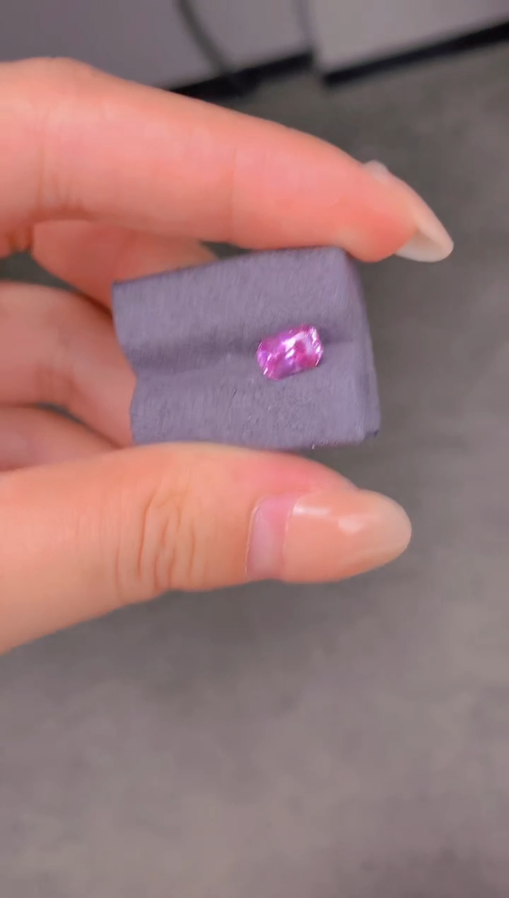 【闪购商品】彩色蓝宝石裸石未镶嵌1.5ct粉蓝宝