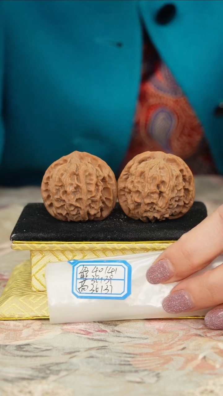 【闪购商品】文玩核桃把件苹果园