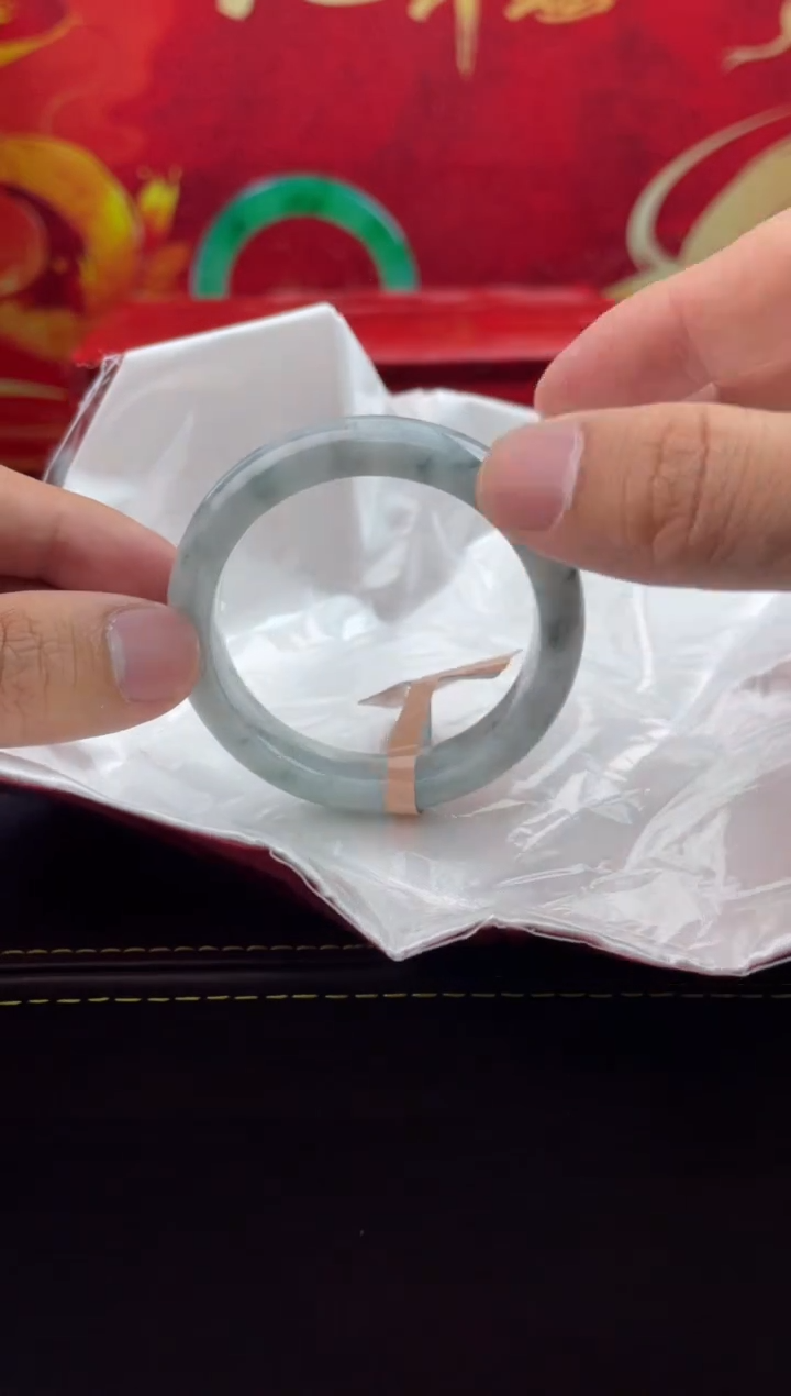 【闪购商品】翡翠手镯未镶嵌13翡翠手镯（微瑕）