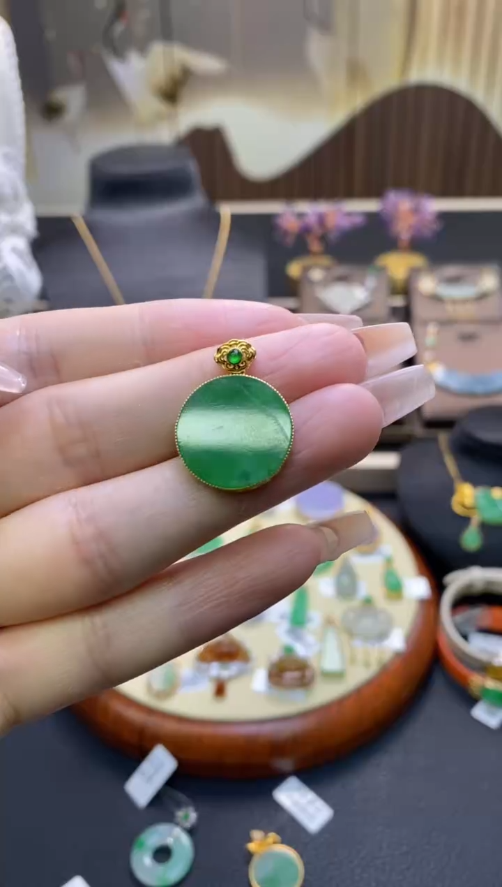 【闪购商品】翡翠颈饰18K金镶嵌净货12398