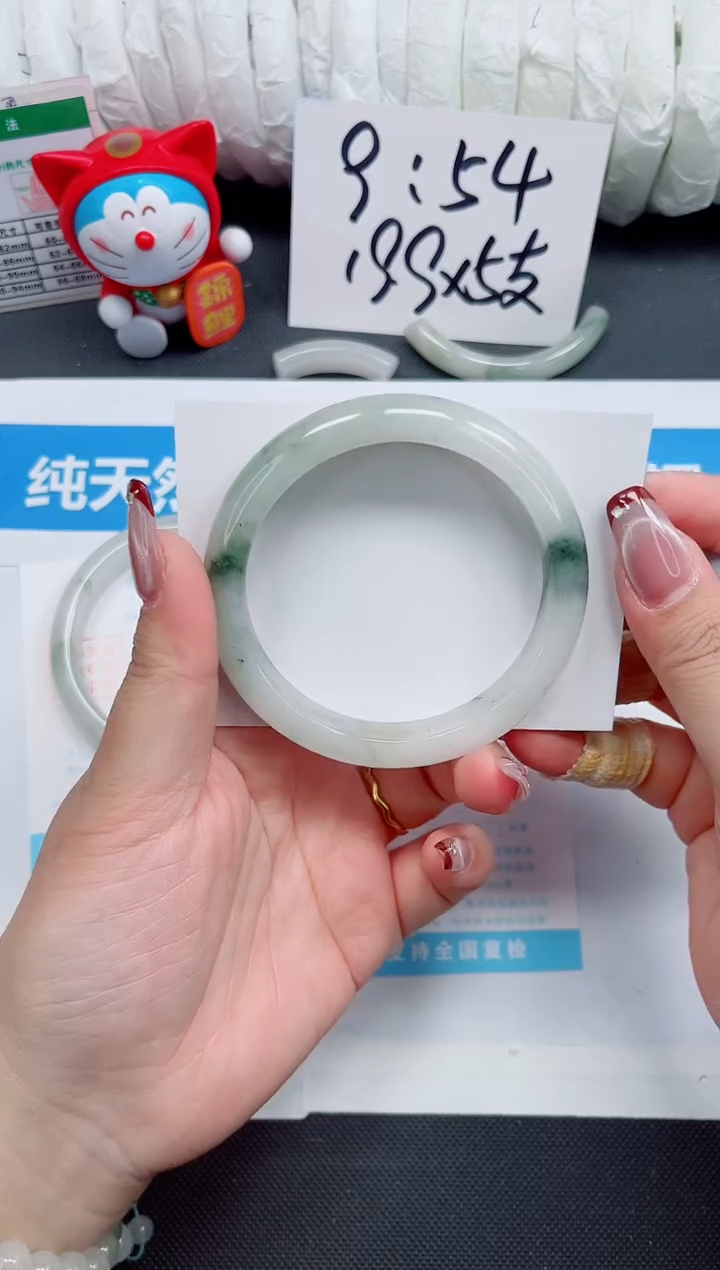 【闪购商品】石英质玉手镯未镶嵌32