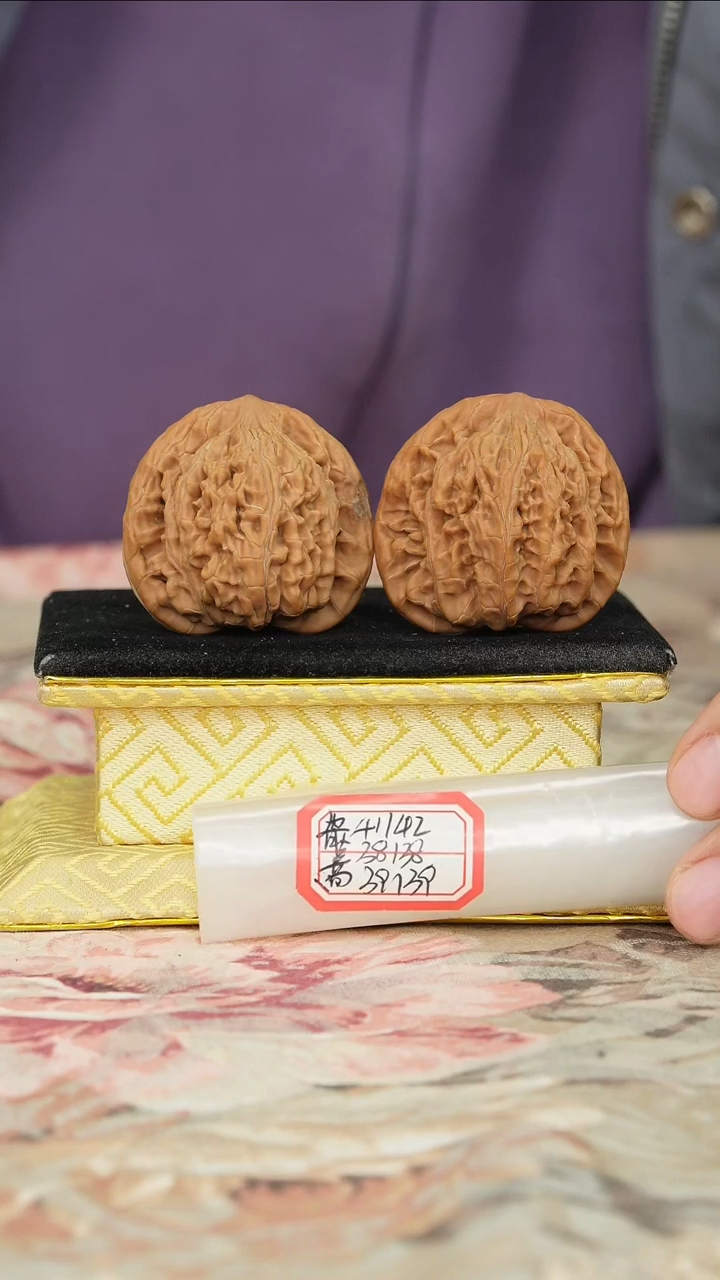 【闪购商品】文玩核桃把件望月有瑕疵不修