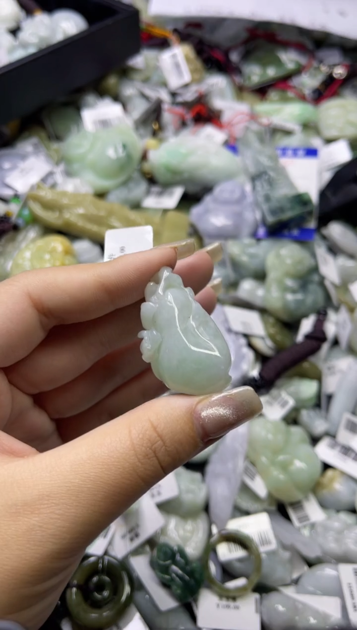 【闪购商品】翡翠颈饰未镶嵌00008580