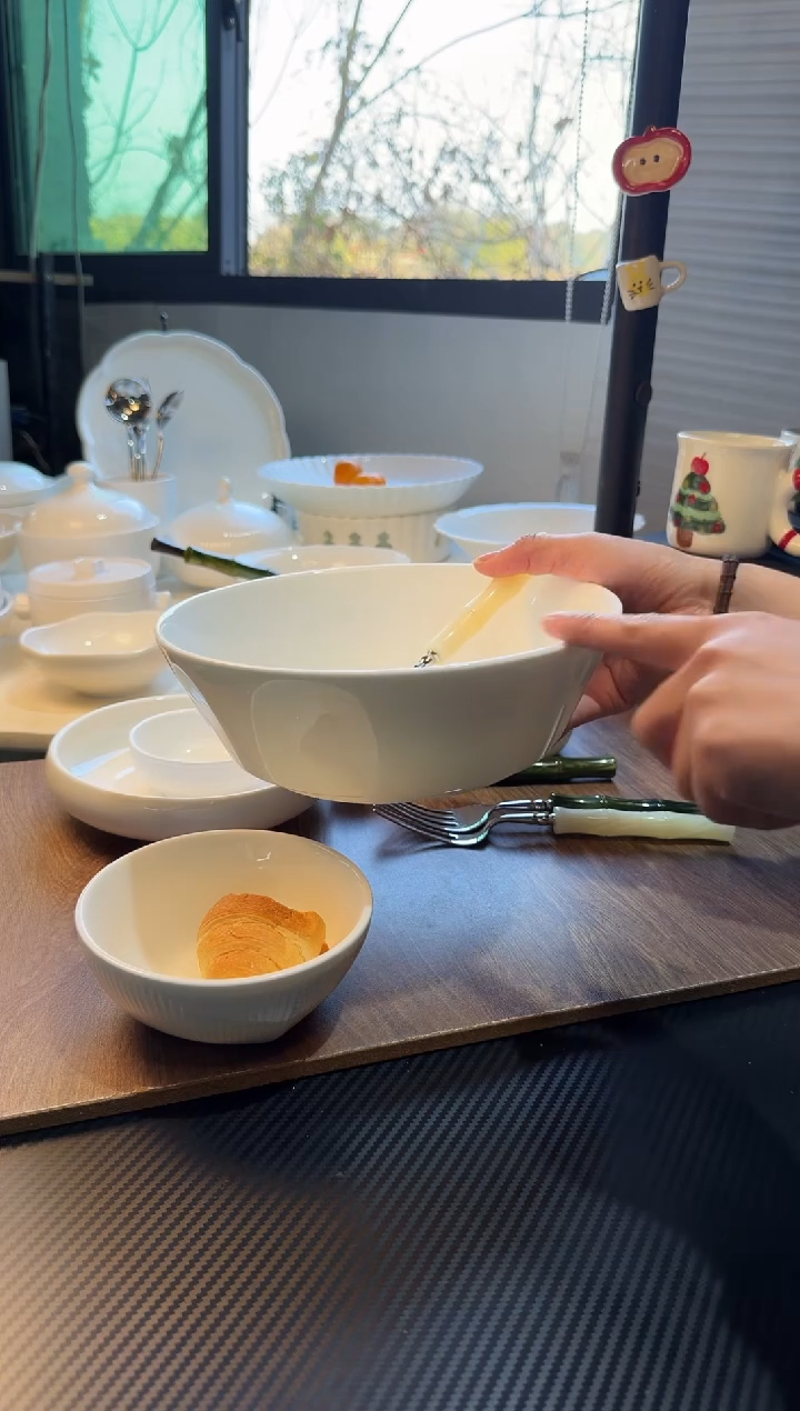 陶瓷8.5英寸宝森碗不带勺叉
