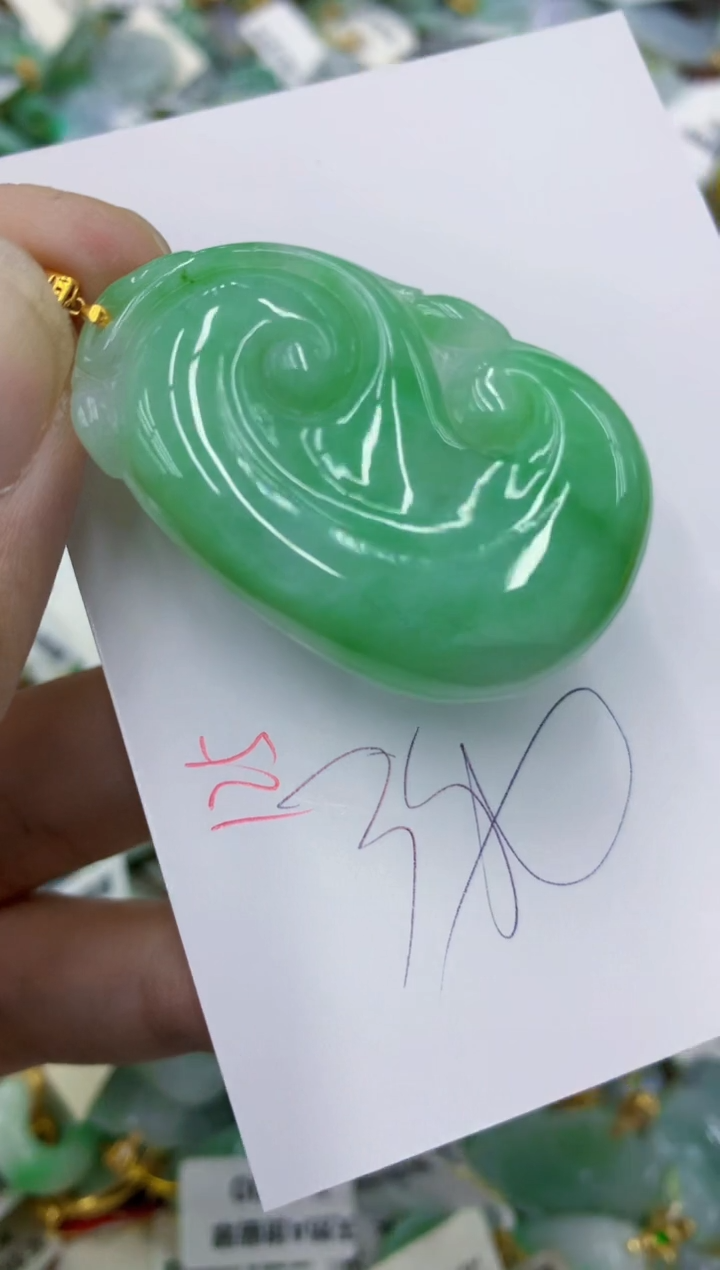 颈饰18K金镶嵌翡翠11111111111