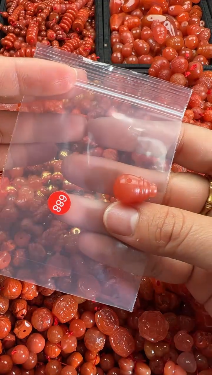 【闪购商品】南红玛瑙颈饰未镶嵌1