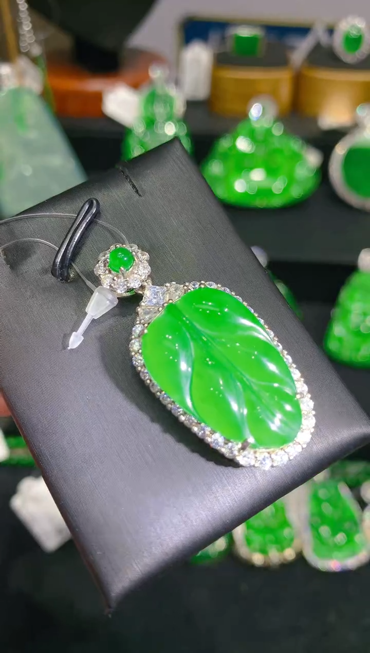 【闪购商品】翡翠颈饰银S925镶嵌51一季