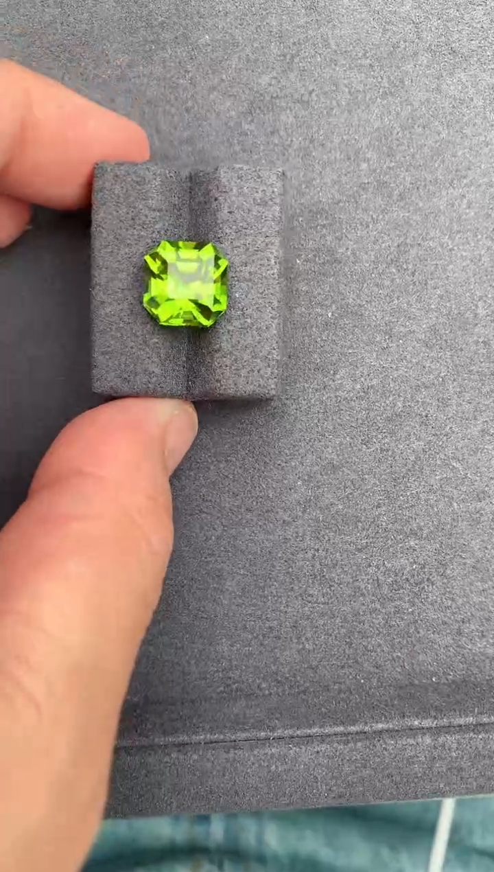 【闪购商品】橄榄石裸石未镶嵌5.9ct橄榄石