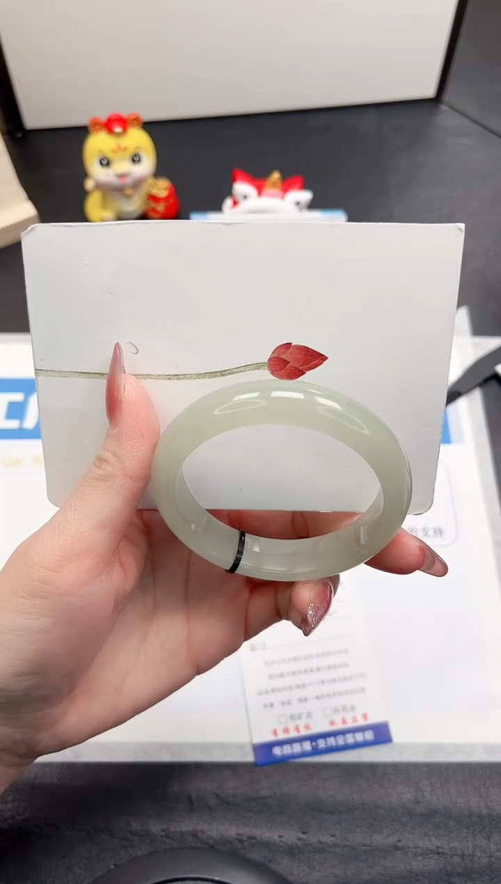 【闪购商品】石英质玉手镯未镶嵌243-56