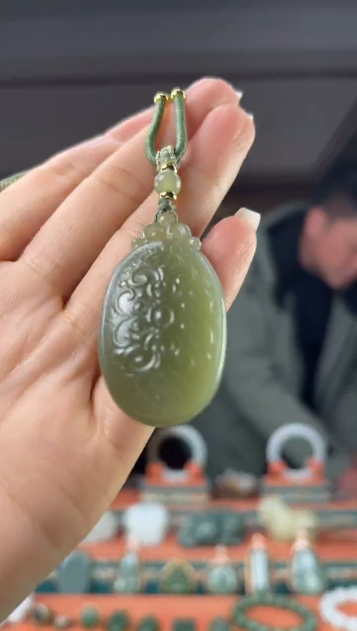 颈饰未镶嵌和田玉1