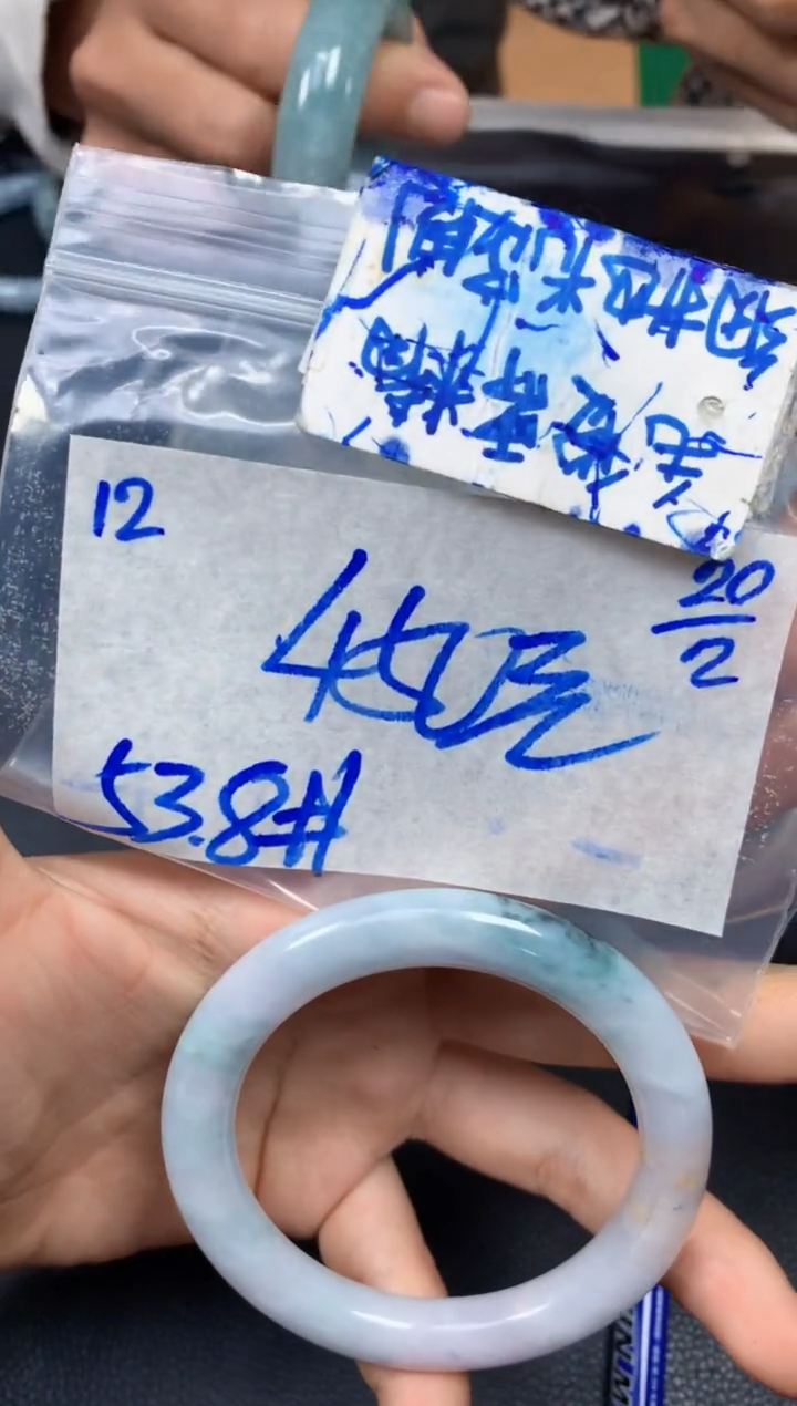 【闪购商品】定制翡翠未镶嵌12毛货需精细抛光手镯多样性拍一发一