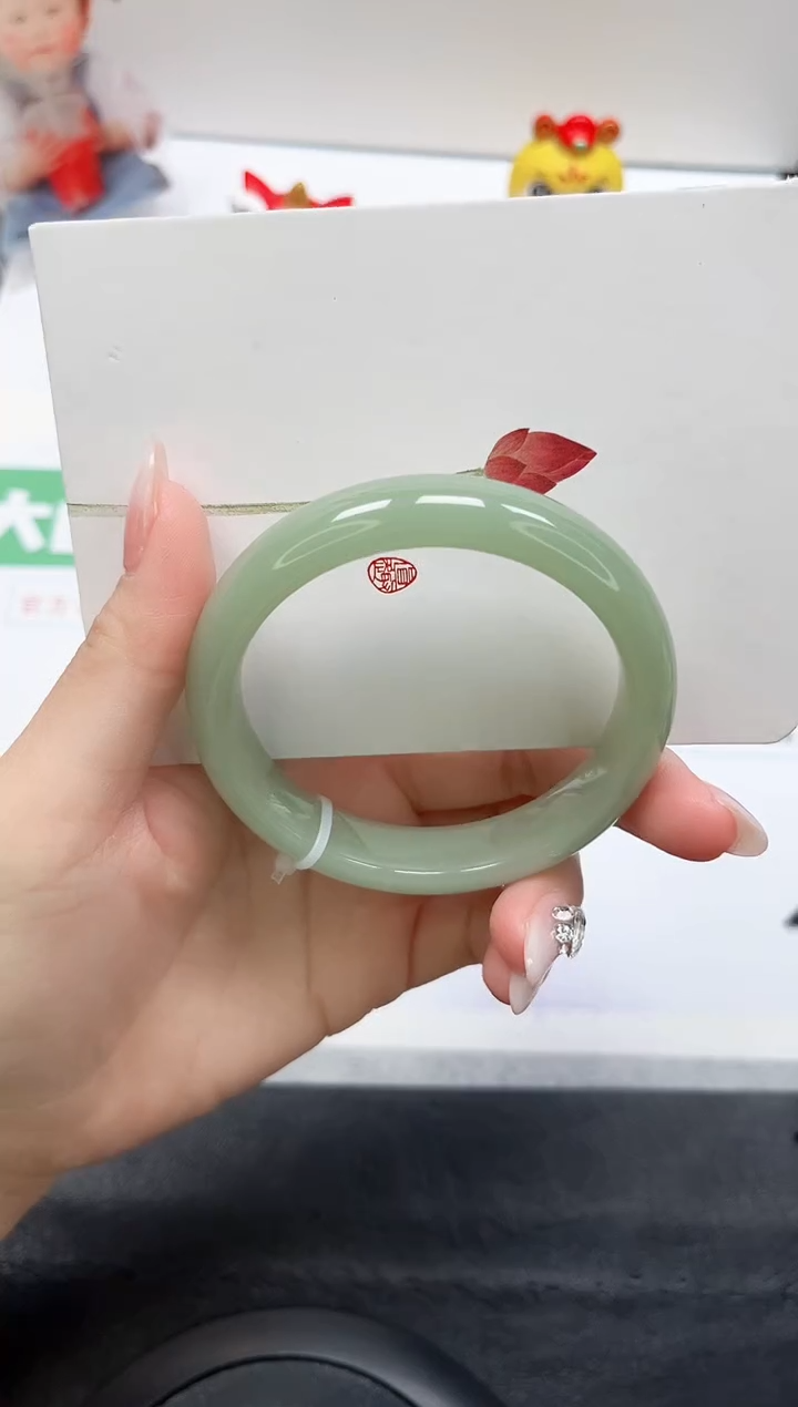 【闪购商品】石英质玉手镯未镶嵌10-59