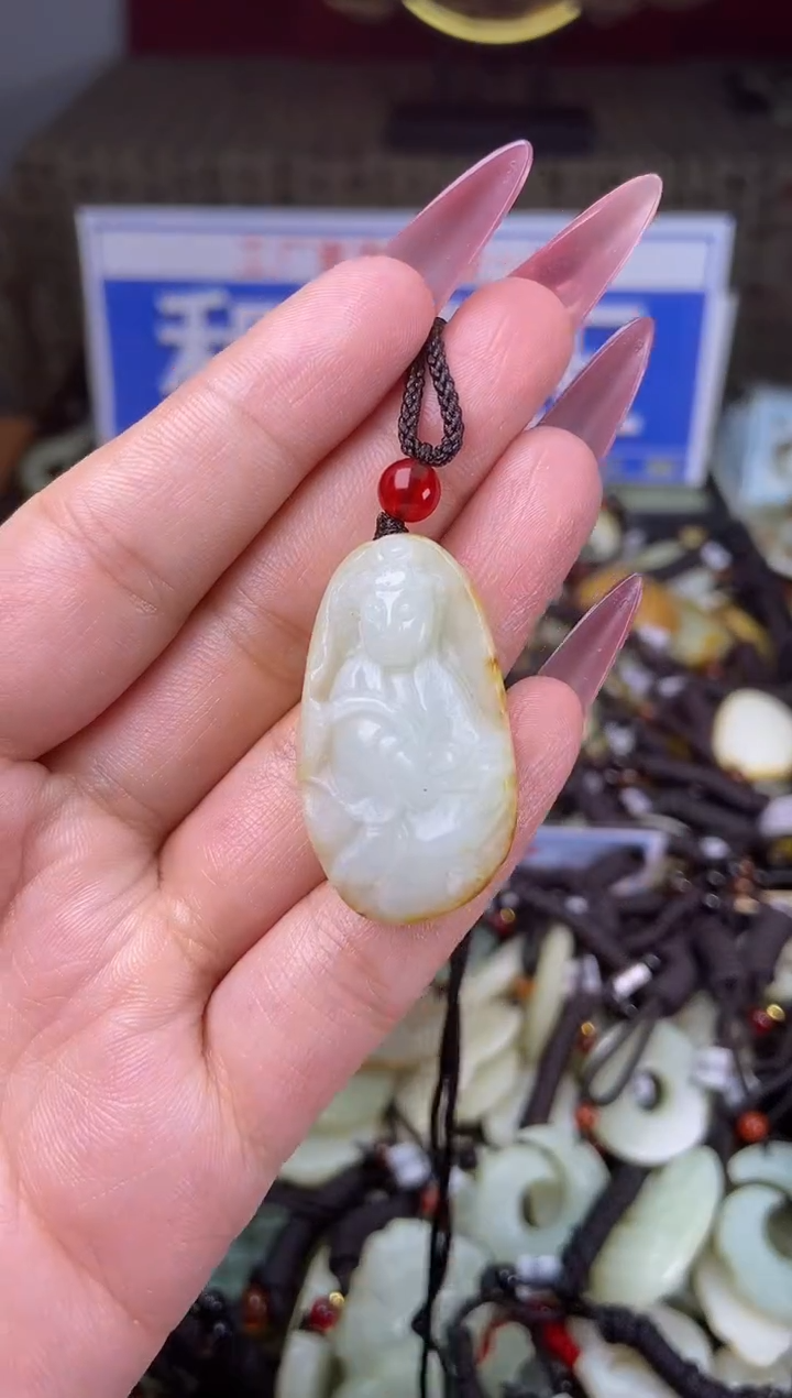 和田玉未镶嵌颈饰1