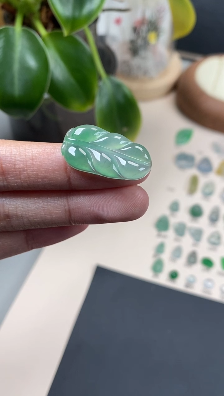 【闪购商品】翡翠颈饰未镶嵌翡翠冰晴叶子