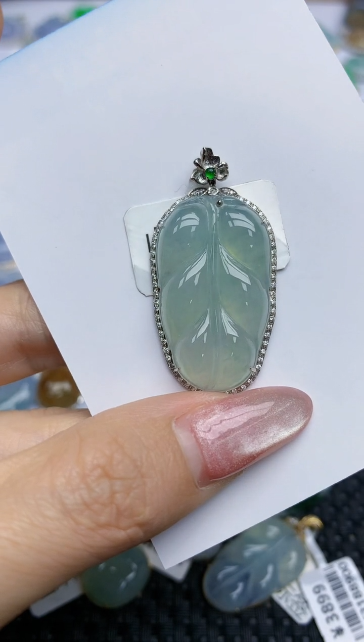 【闪购商品】翡翠挂件18K金镶嵌天然翡翠A货