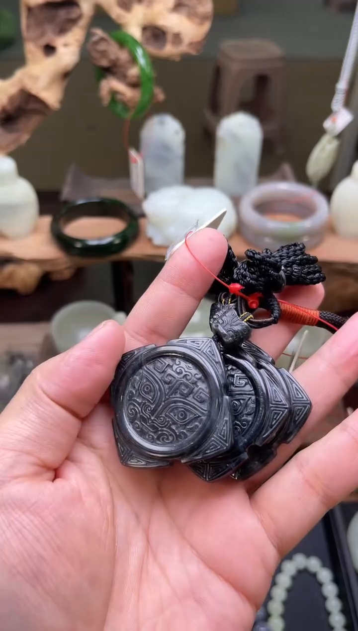 【闪购商品】和田玉吊坠未镶嵌毛毛矿青花 兽面 多样性发一