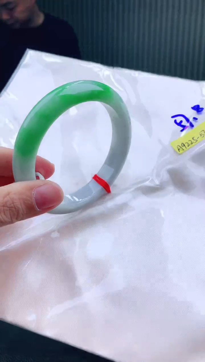 未镶嵌手镯翡翠57+