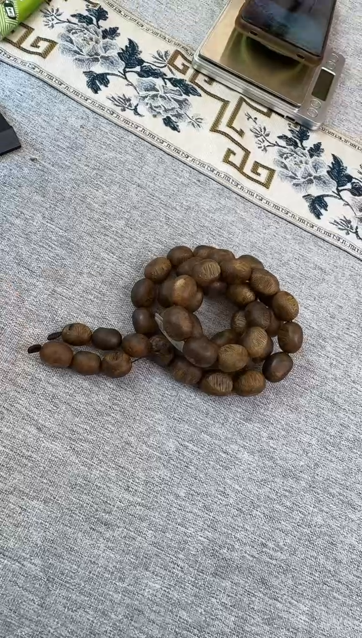 【闪购商品】沉香手串71克+张勺子多样性发货一条