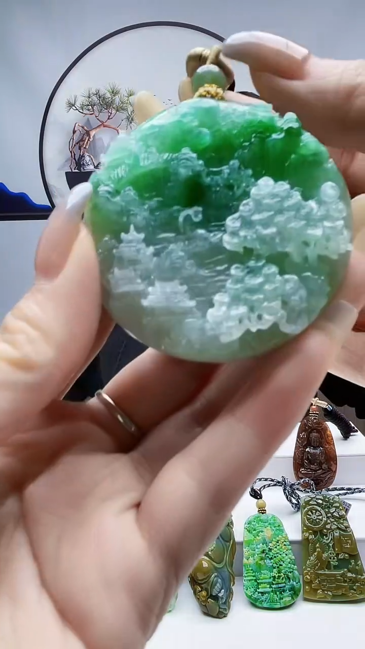 未镶嵌定制翡翠毛货挂件145