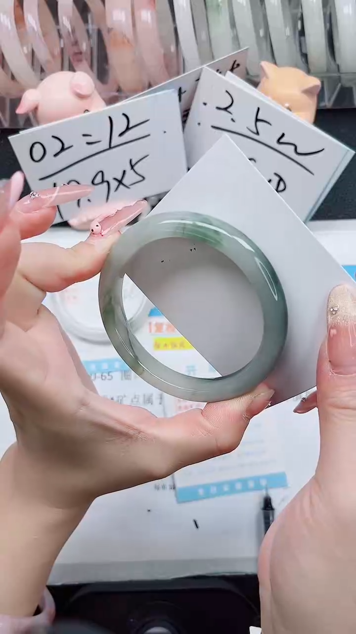 【闪购商品】石英质玉手镯未镶嵌258-60