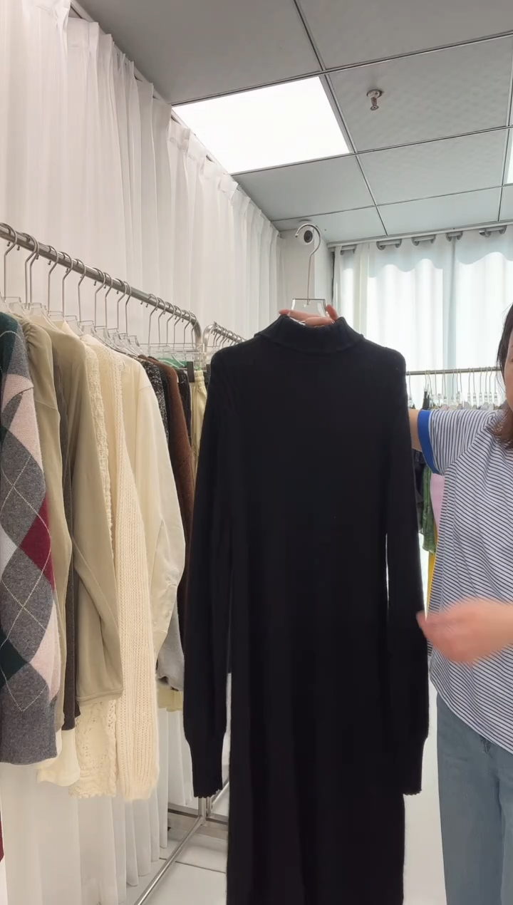  品牌长款毛衣裙