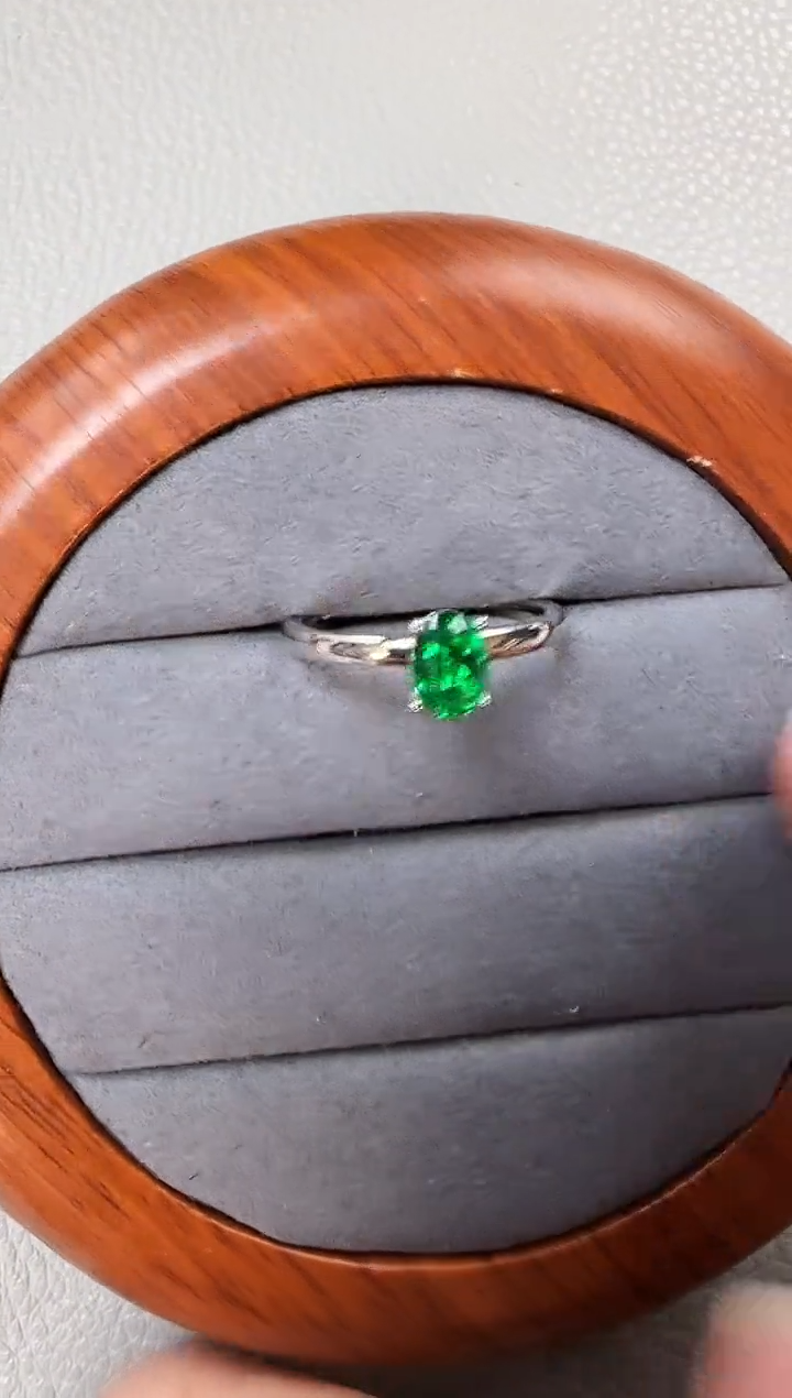 主播定制链接 绿色椭圆戒指1ct 定制圈口