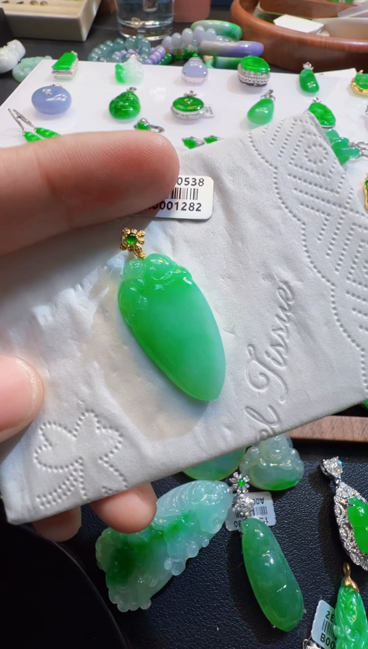 翡翠18K金镶嵌吊坠(不含链)福瓜