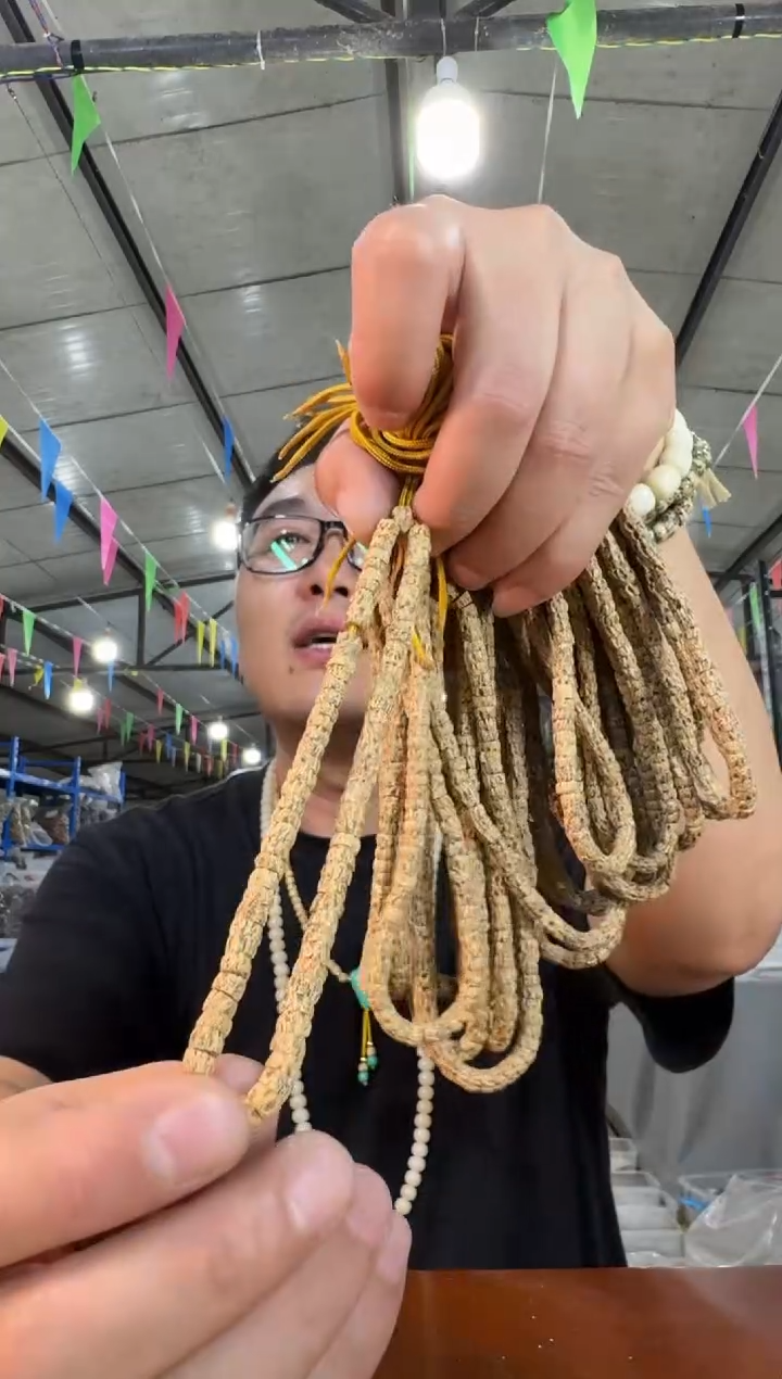 柏香籽/百香籽手串A19实物为准