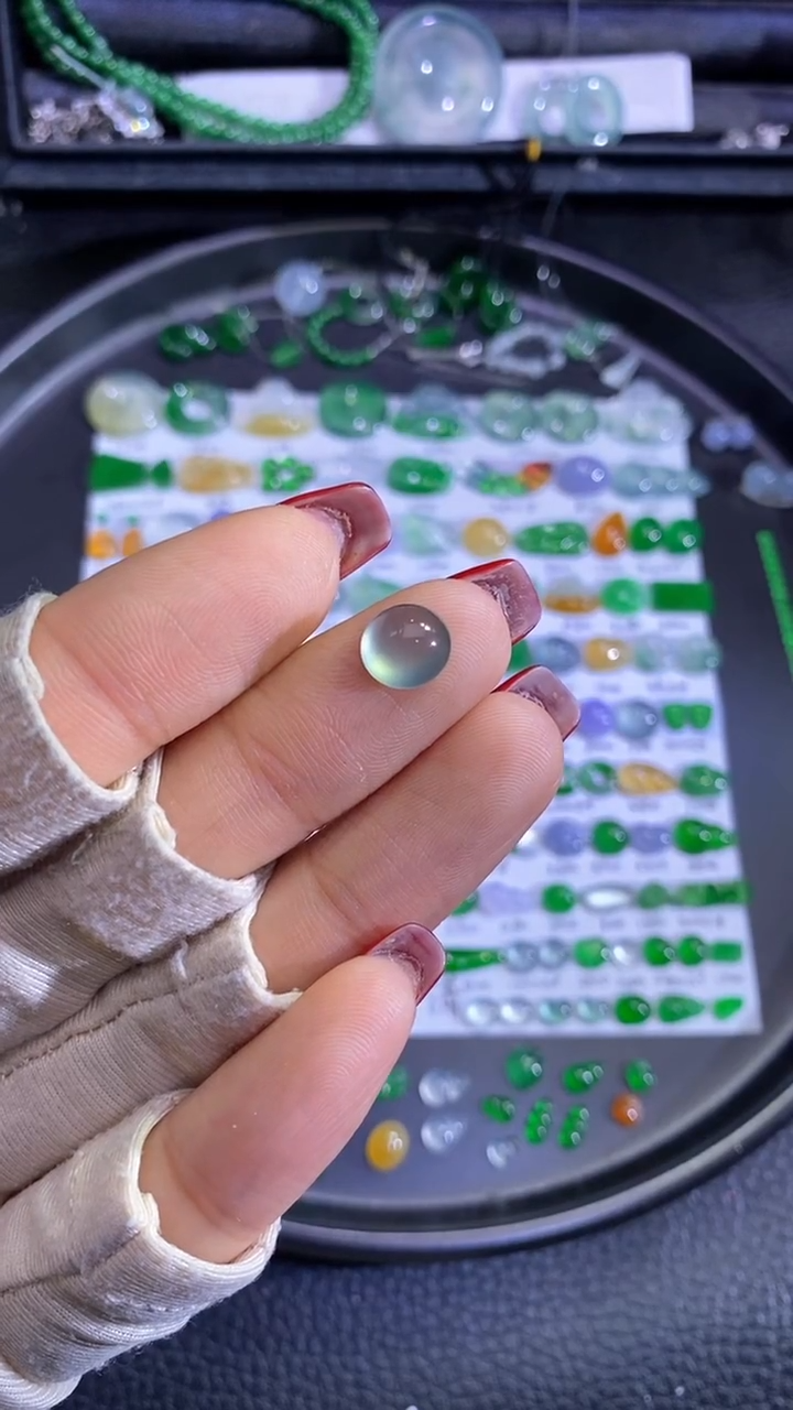 未镶嵌挂件翡翠蛋面