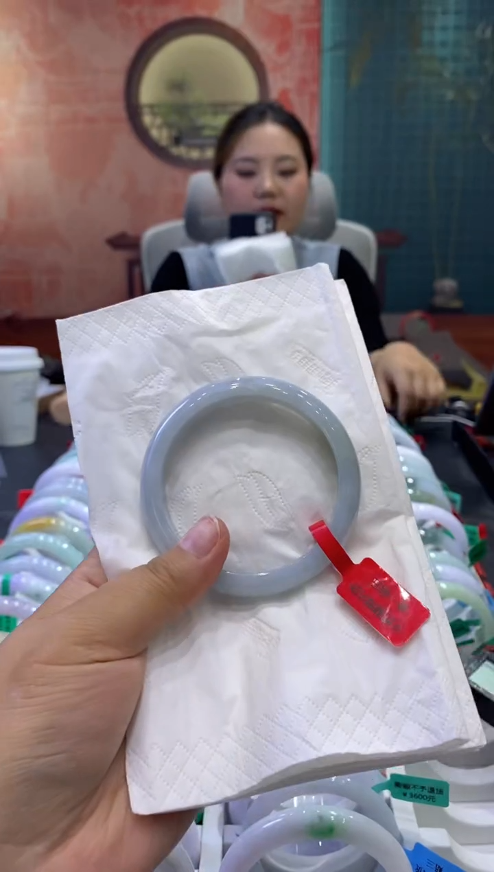 翡翠手镯未镶嵌多人0019836