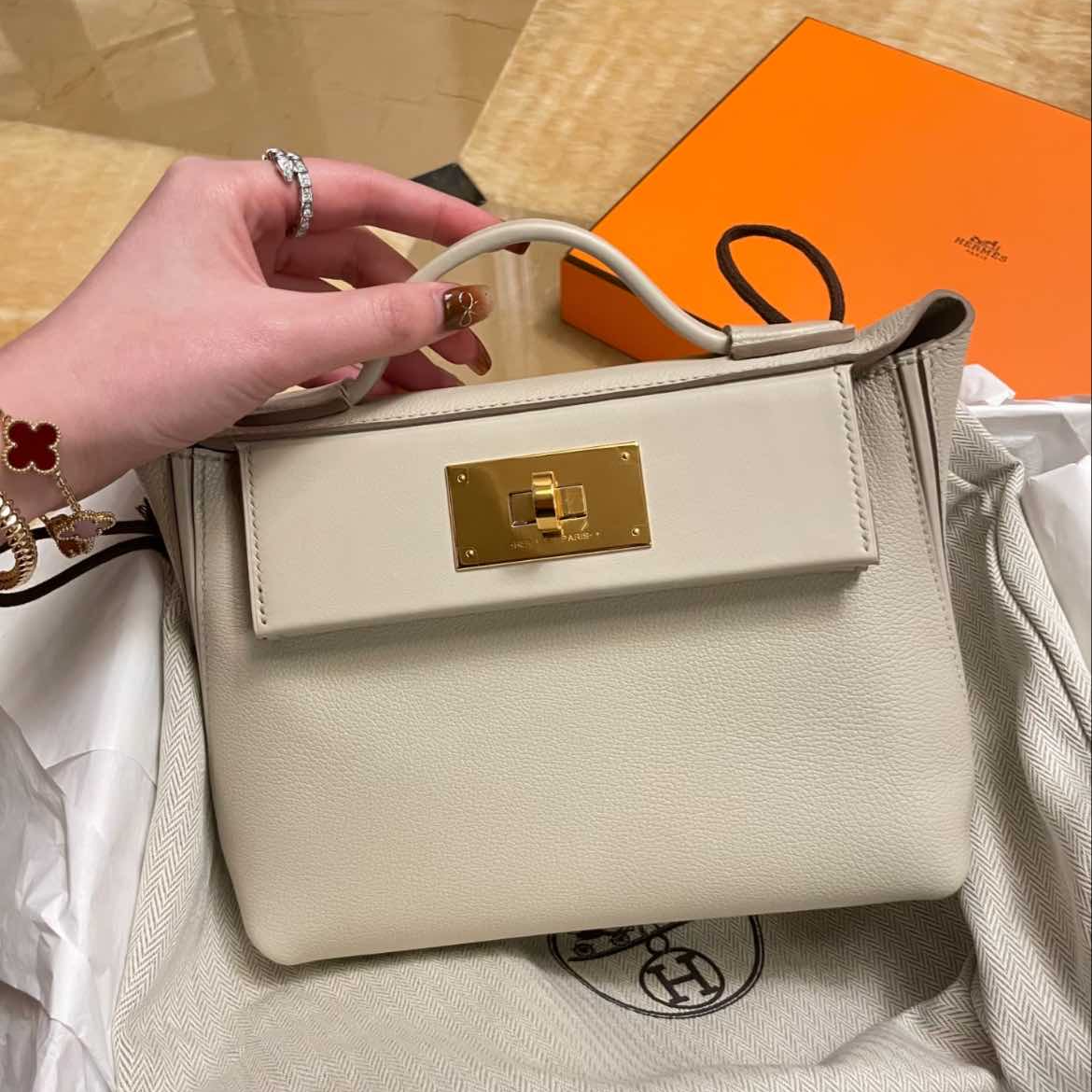 99新 Hermes/爱马仕 【念念特价】2424 mini 冰川白 U刻 EC皮 金扣