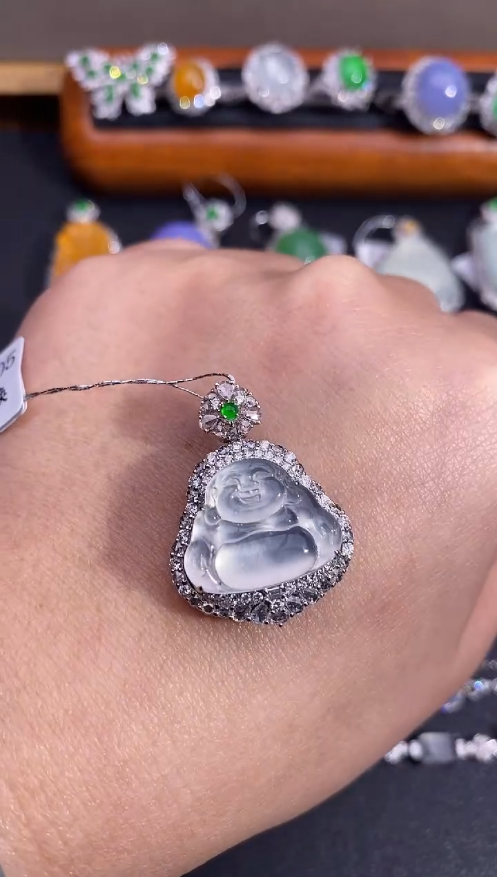 【闪购商品】翡翠颈饰18K金镶嵌吊坠