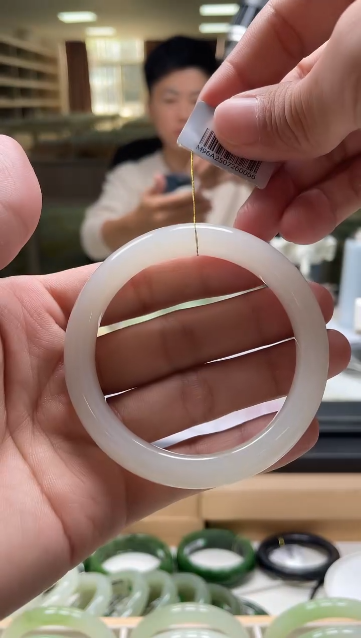 未镶嵌手镯和田玉55-56圈口 0066