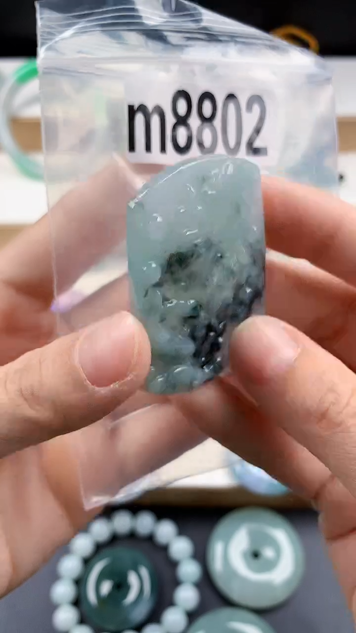 颈饰未镶嵌翡翠天然翡翠吊坠挂件