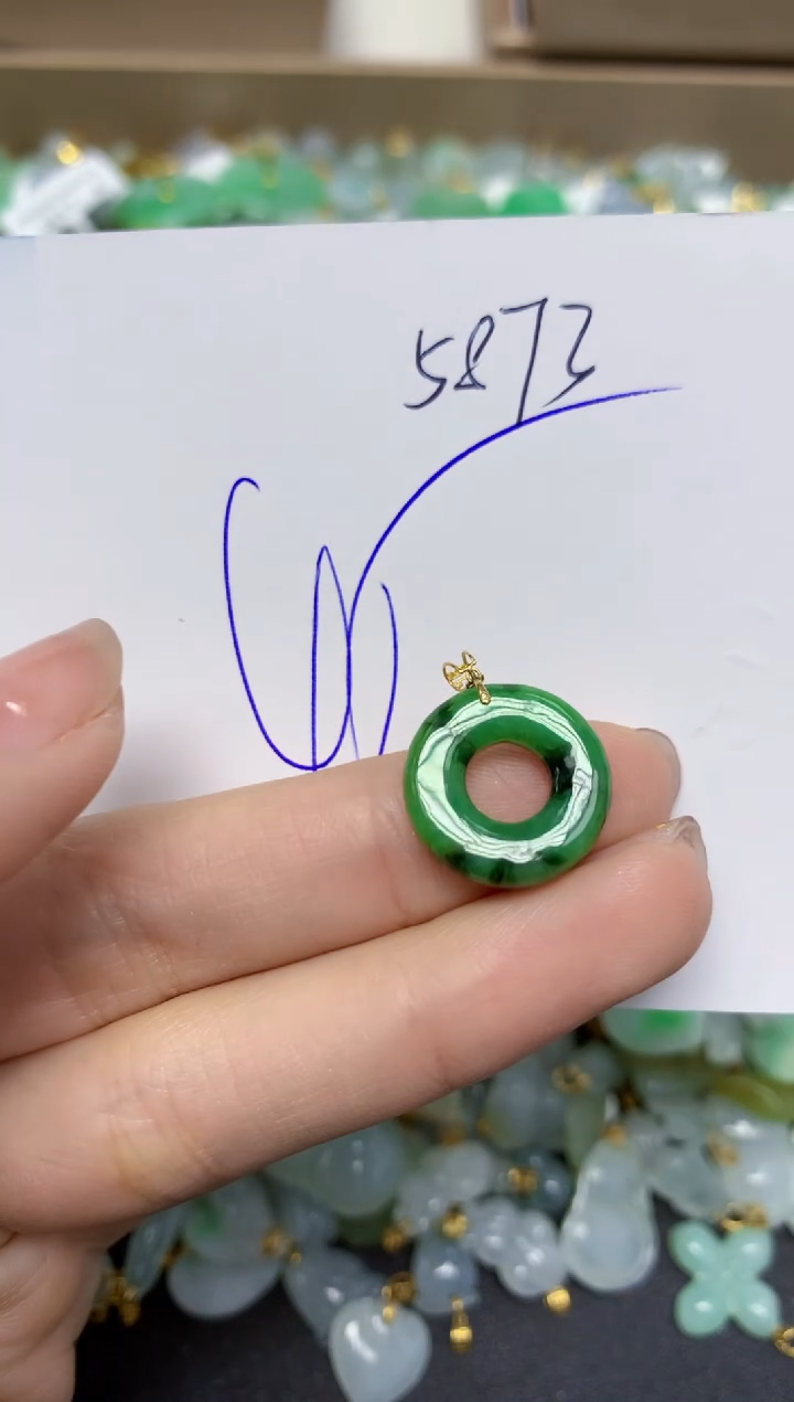 【闪购商品】翡翠颈饰18K金镶嵌天然翡翠A货