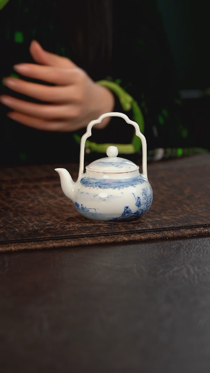 【闪购商品】杯688号HLX陶瓷写意山水提梁壶