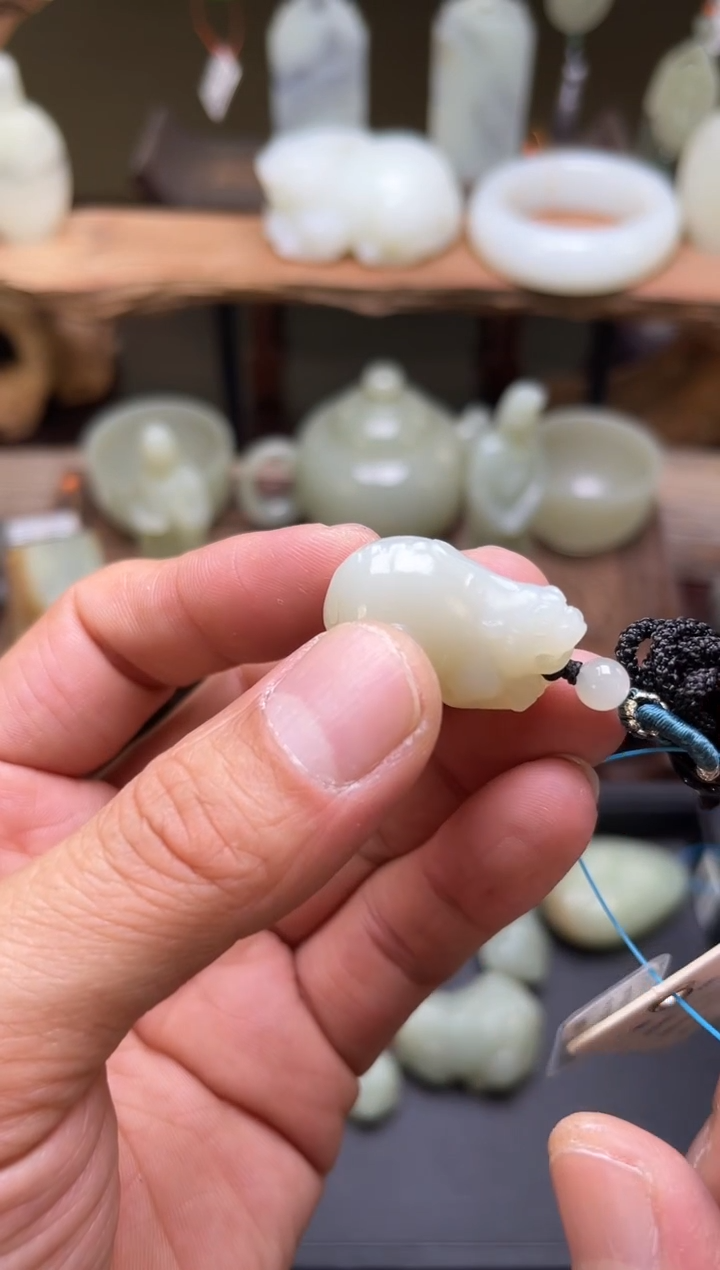 【闪购商品】和田玉吊坠未镶嵌且末青白 貔貅9003521