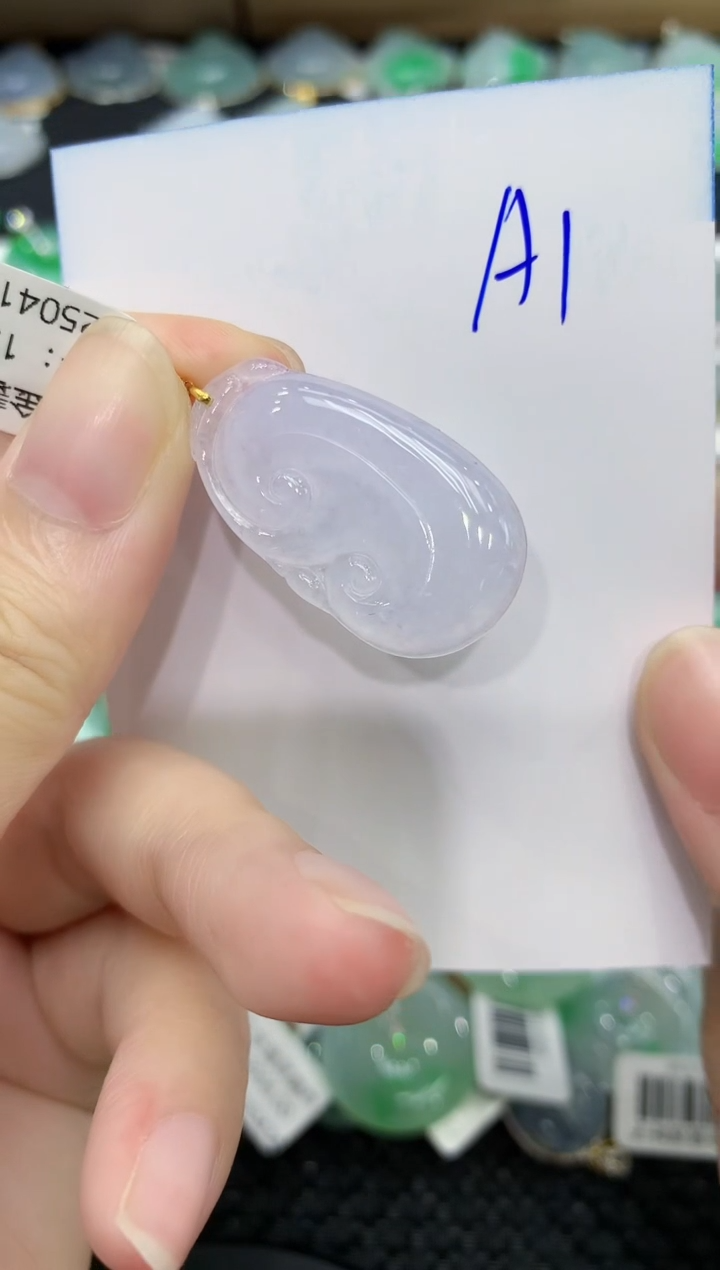 翡翠18K金镶嵌颈饰111111111