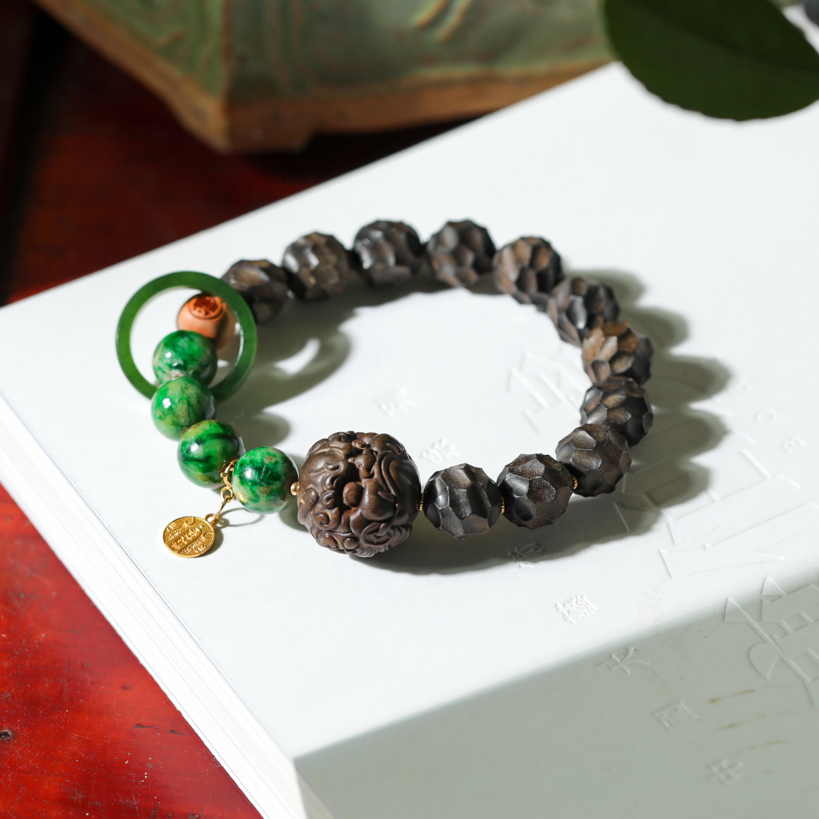 【意婵】《無相》典藏级阴沉老山檀精雕单圈18k金翡翠和田玉-905735