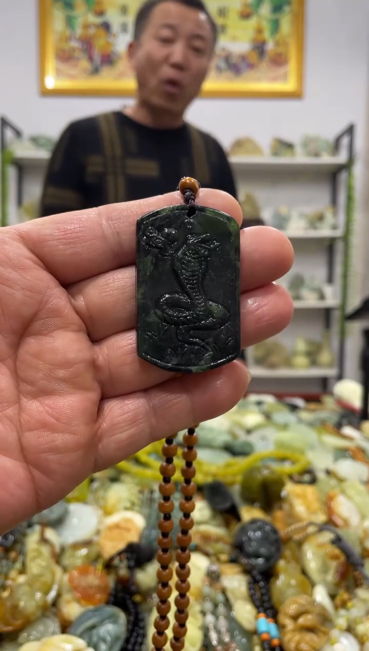 【闪购商品】岫玉吊坠未镶嵌            