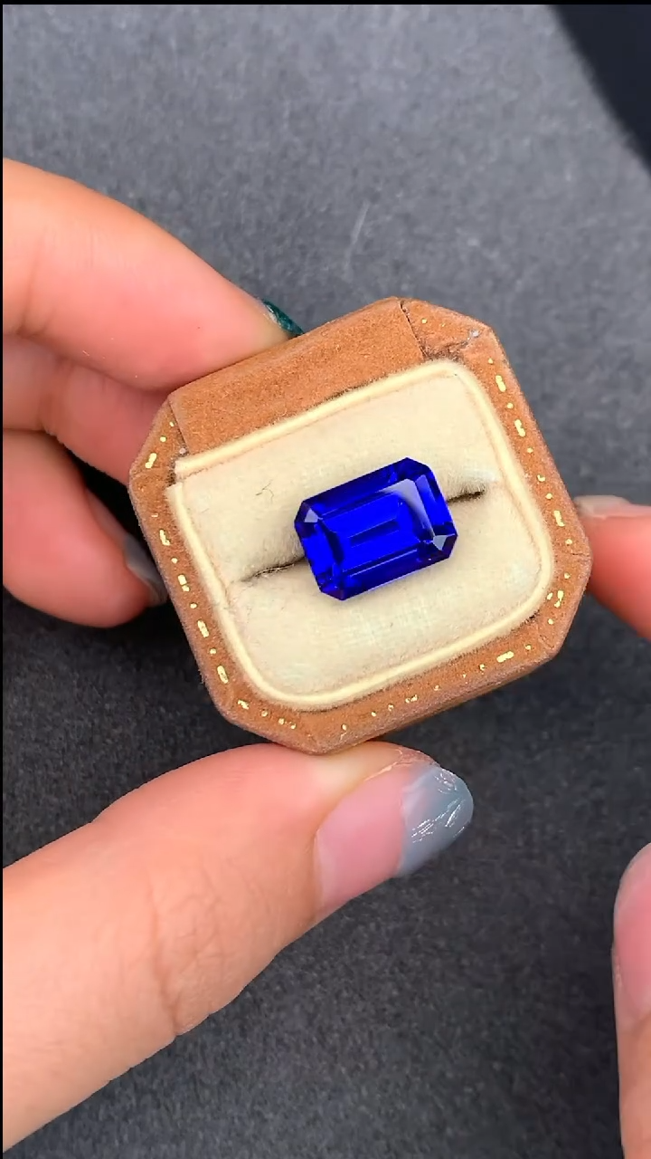 【闪购商品】坦桑石无未镶嵌6.61克拉