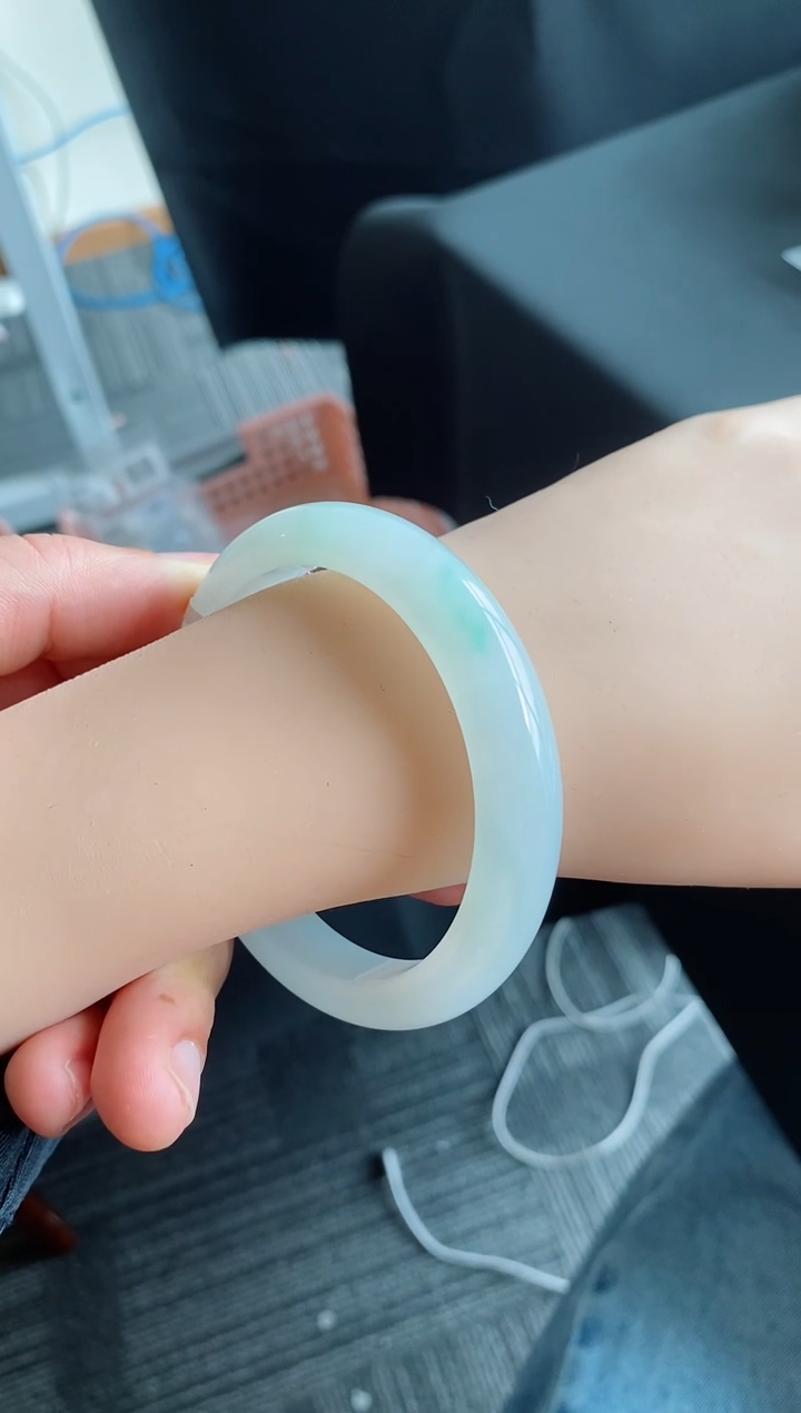 【闪购商品】翡翠手镯未镶嵌100号60.5*11.9*8.6正圈