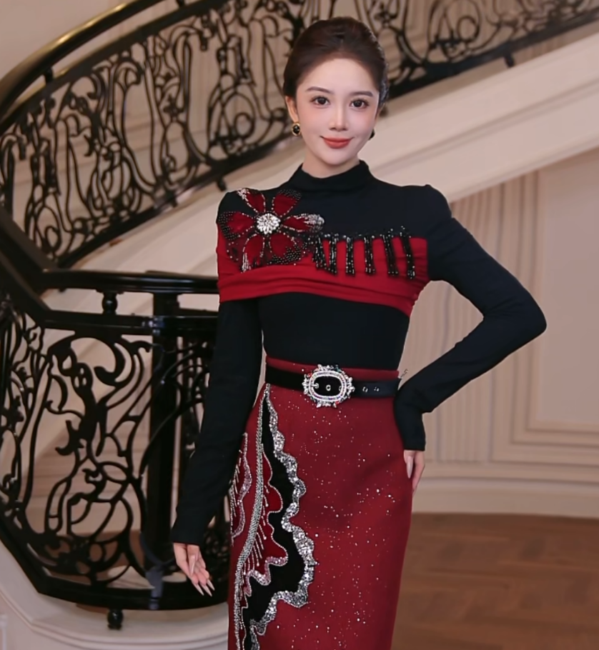 【芙娜妮】2025针织衫毛衣撞色流苏刺绣保暖秋冬打底衫女F2531207A